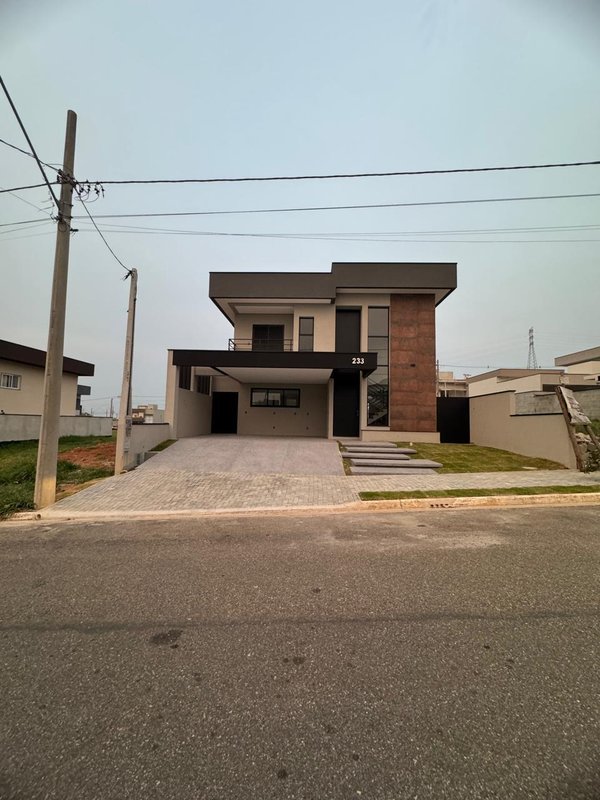 Casa com 3 Suítes no Condomínio Rudá  São José dos Campos - 