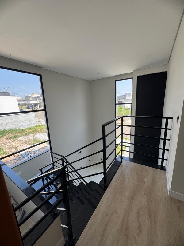 Casa com 3 Suítes no Condomínio Rudá  São José dos Campos - 