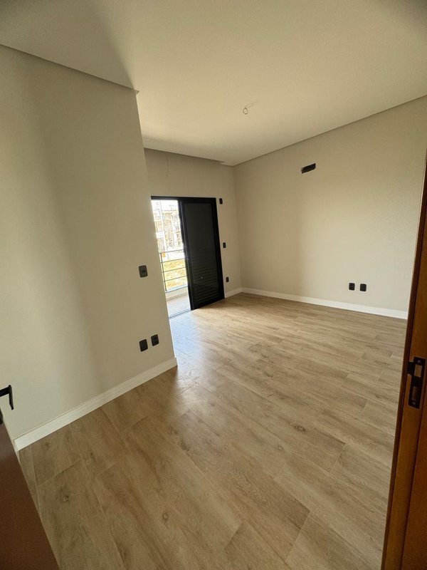 Casa com 3 Suítes no Condomínio Rudá  São José dos Campos - 