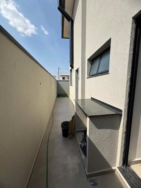 Casa com 3 Suítes no Condomínio Rudá  São José dos Campos - 