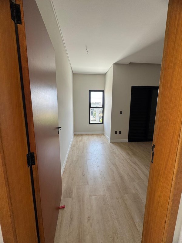 Casa com 3 Suítes no Condomínio Rudá  São José dos Campos - 