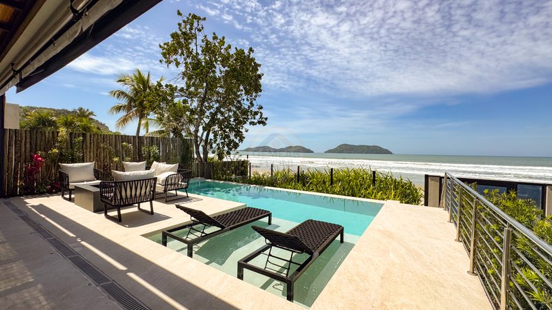 Casa Pé na Areia com Vista Privilegiada / 4 Suítes e Piscina Infinita - LOCAÇÃO DIÁRIA  São Sebastião - 