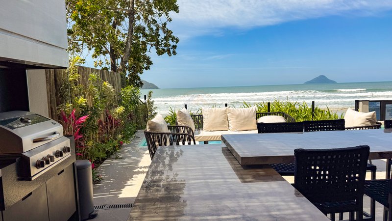 Casa Pé na Areia com Vista Privilegiada / 4 Suítes e Piscina Infinita - LOCAÇÃO DIÁRIA  São Sebastião - 