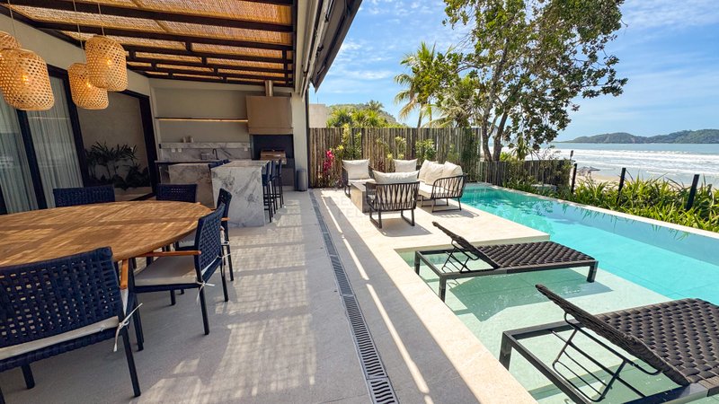 Casa Pé na Areia com Vista Privilegiada / 4 Suítes e Piscina Infinita - LOCAÇÃO DIÁRIA  São Sebastião - 