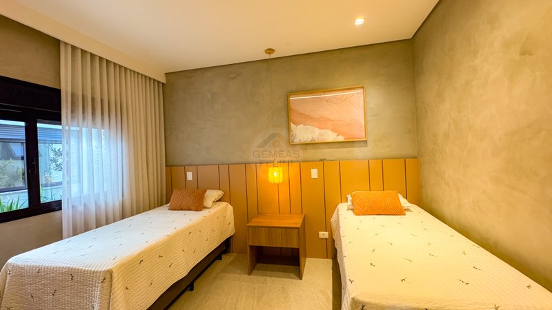 Casa Pé na Areia com Vista Privilegiada / 4 Suítes e Piscina Infinita - LOCAÇÃO DIÁRIA  São Sebastião - 