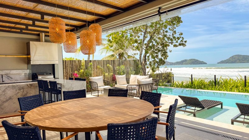 Casa Pé na Areia com Vista Privilegiada / 4 Suítes e Piscina Infinita - LOCAÇÃO DIÁRIA  São Sebastião - 