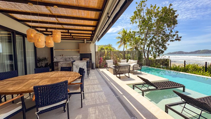 Casa Pé na Areia com Vista Privilegiada / 4 Suítes e Piscina Infinita - LOCAÇÃO DIÁRIA  São Sebastião - 