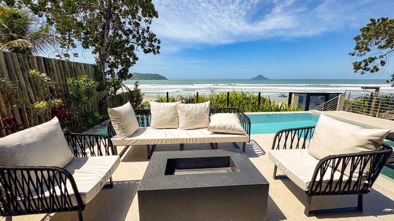 Casa Pé na Areia com Vista Privilegiada / 4 Suítes e Piscina Infinita - LOCAÇÃO DIÁRIA  São Sebastião - 