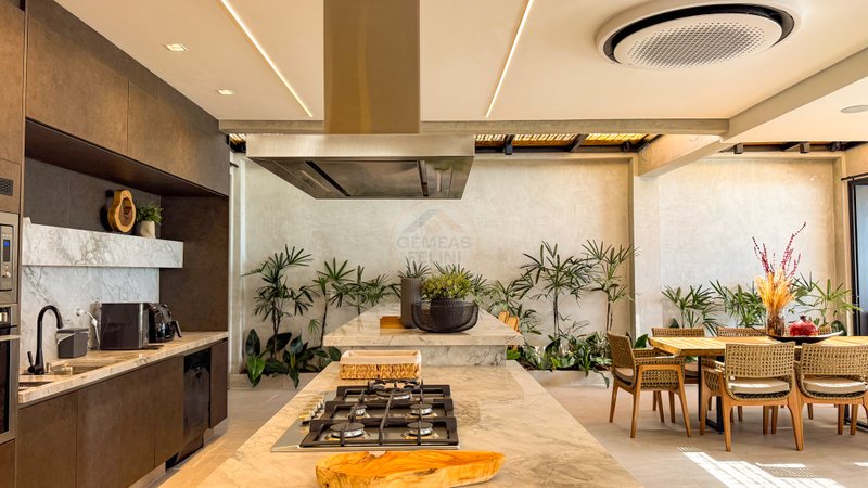 Casa Pé na Areia com Vista Privilegiada / 4 Suítes e Piscina Infinita - LOCAÇÃO DIÁRIA  São Sebastião - 