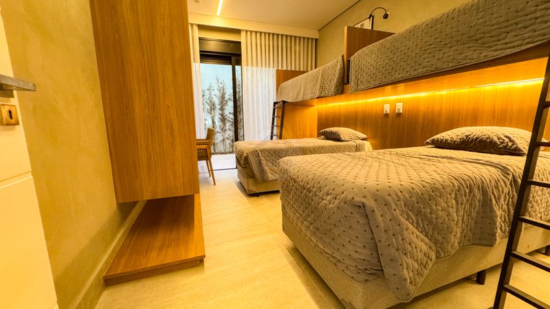 Casa Pé na Areia com Vista Privilegiada / 4 Suítes e Piscina Infinita - LOCAÇÃO DIÁRIA  São Sebastião - 