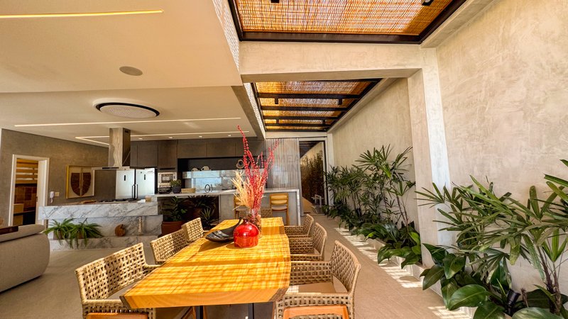 Casa Pé na Areia com Vista Privilegiada / 4 Suítes e Piscina Infinita - LOCAÇÃO DIÁRIA  São Sebastião - 