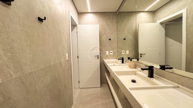 Casa Pé na Areia com Vista Privilegiada / 4 Suítes e Piscina Infinita - LOCAÇÃO DIÁRIA  São Sebastião - 