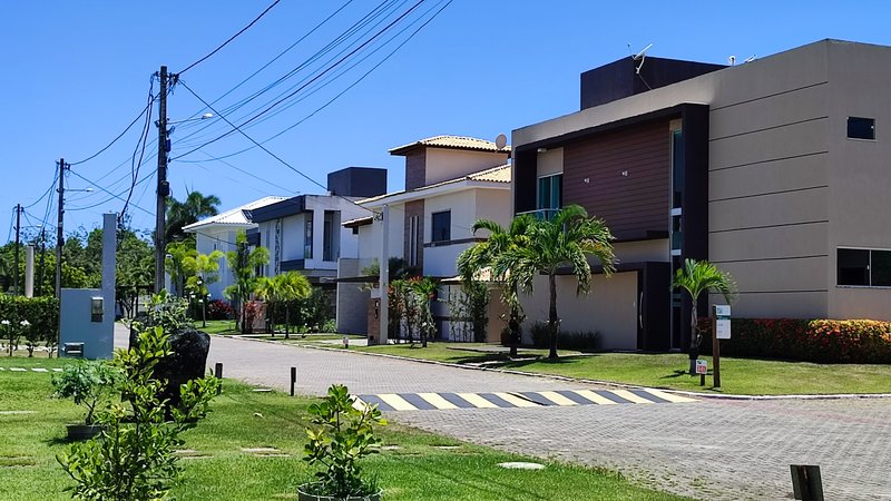 Casa/4/4, 3 Suítes -Condomínio Mundo Verde  Camaçari - 