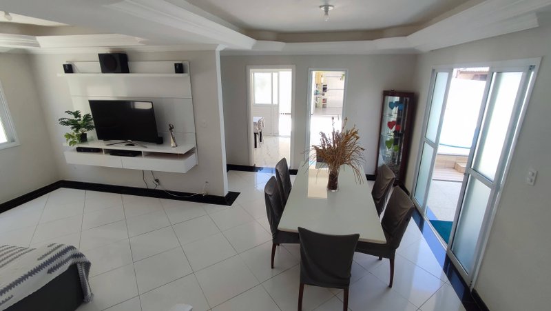 Casa/4/4, 3 Suítes -Condomínio Mundo Verde  Camaçari - 