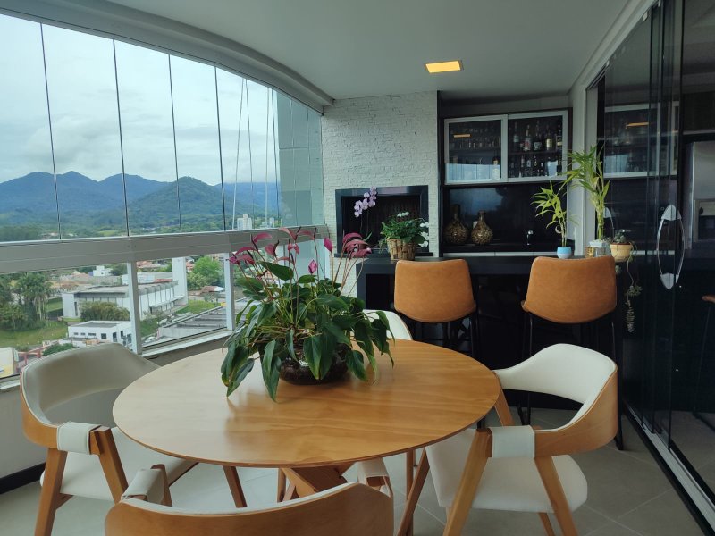 Apartamento 100% mobiliado à venda em Timbó, Centro! 3 Suíte; 3 Vagas de garagem!  Timbó - 