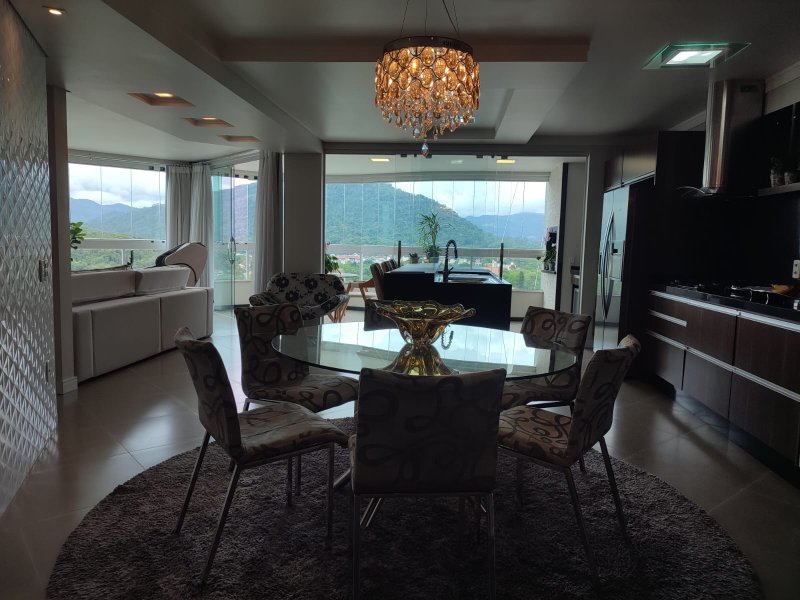 Apartamento 100% mobiliado à venda em Timbó, Centro! 3 Suíte; 3 Vagas de garagem!  Timbó - 