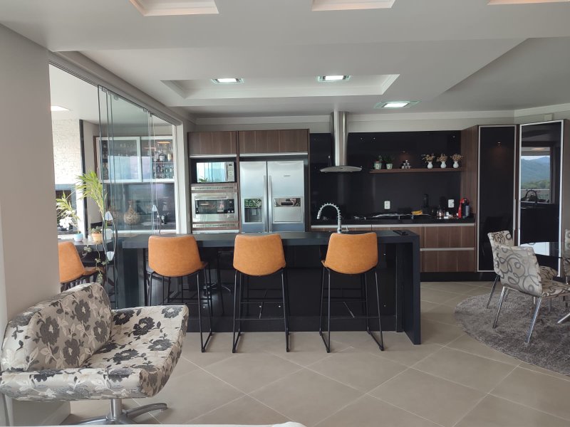 Apartamento 100% mobiliado à venda em Timbó, Centro! 3 Suíte; 3 Vagas de garagem!  Timbó - 