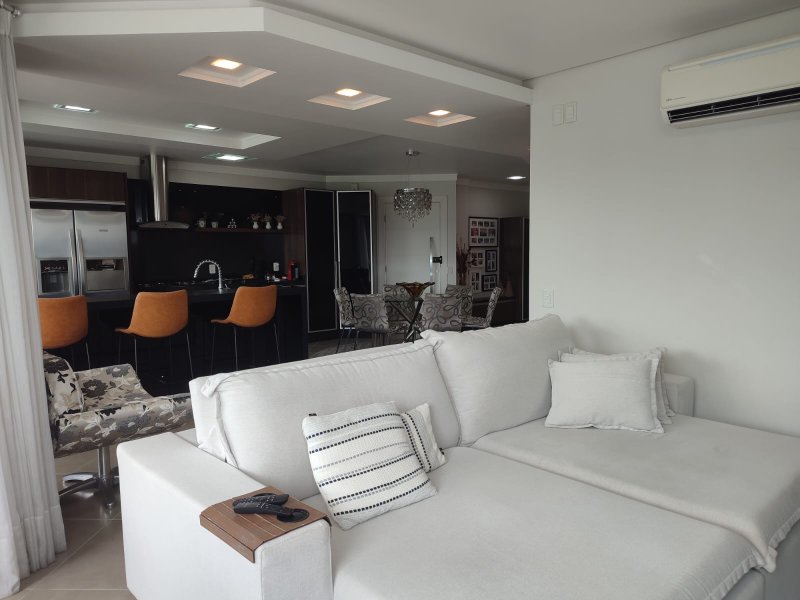 Apartamento 100% mobiliado à venda em Timbó, Centro! 3 Suíte; 3 Vagas de garagem!  Timbó - 