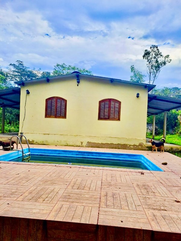 Sítio Completo em Guapimirim – Paz, Natureza e Segurança por Apenas R$ 250.000! Rua Alexandre Gusmão Guapimirim - 