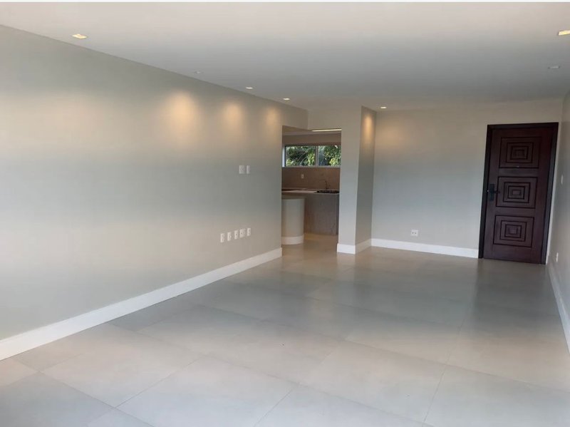 APARTAMENTO 3 QUARTOS UMA SUITE  COM  CLOSET 2 GARAGENS ANDAR ALTO PARA VENDA!!! Avenida Anita Garibaldi Salvador - 