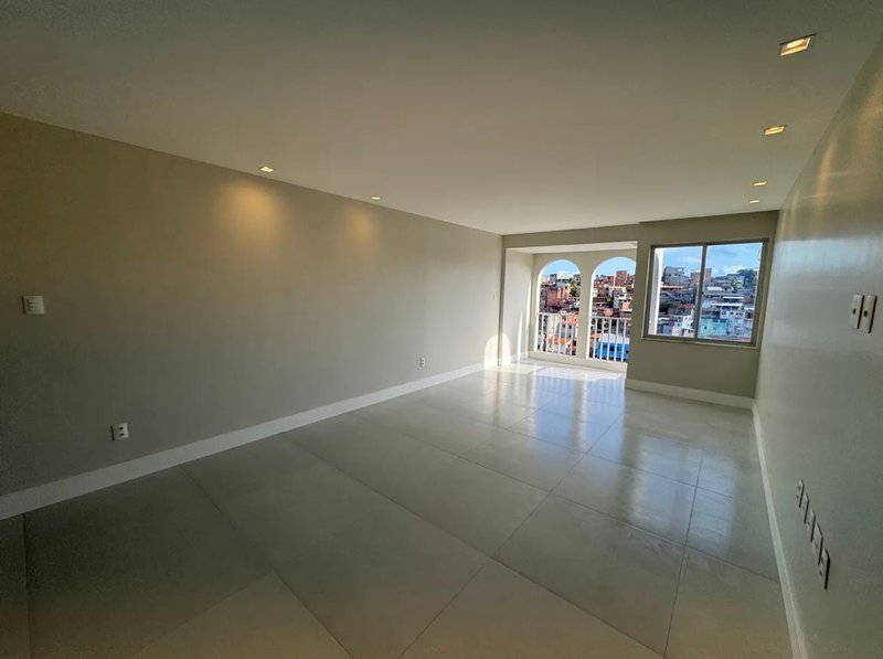 APARTAMENTO 3 QUARTOS UMA SUITE  COM  CLOSET 2 GARAGENS ANDAR ALTO PARA VENDA!!! Avenida Anita Garibaldi Salvador - 