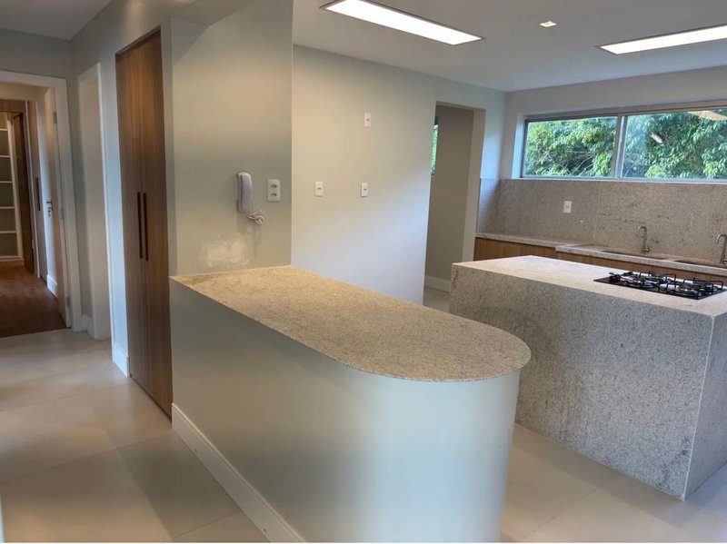 APARTAMENTO 3 QUARTOS UMA SUITE  COM  CLOSET 2 GARAGENS ANDAR ALTO PARA VENDA!!! Avenida Anita Garibaldi Salvador - 