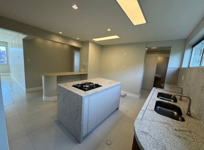 APARTAMENTO 3 QUARTOS UMA SUITE  COM  CLOSET 2 GARAGENS ANDAR ALTO PARA VENDA!!! Avenida Anita Garibaldi Salvador - 