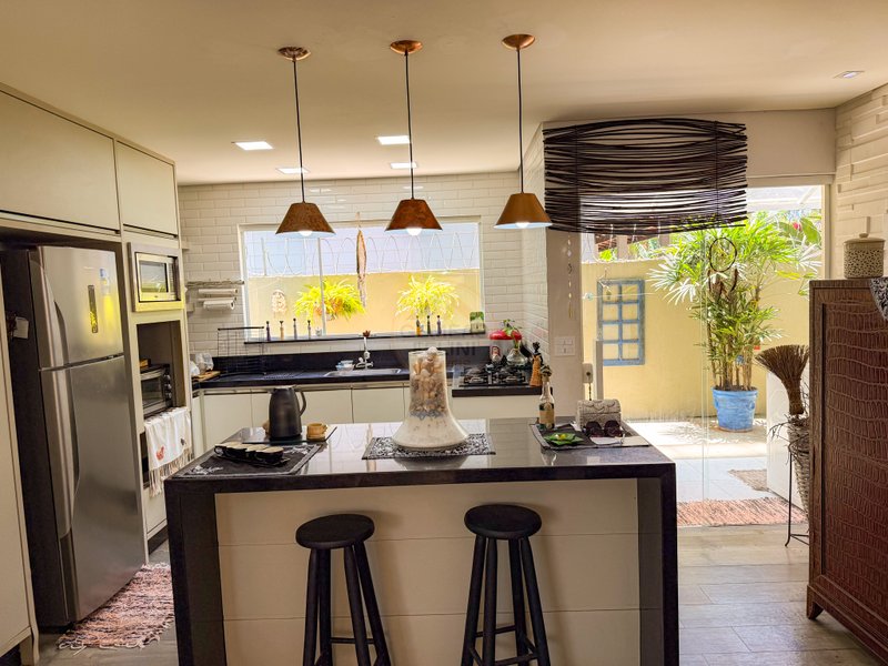 Casa moderna em condomínio na praia de Boiçucanga - VENDA  São Sebastião - 