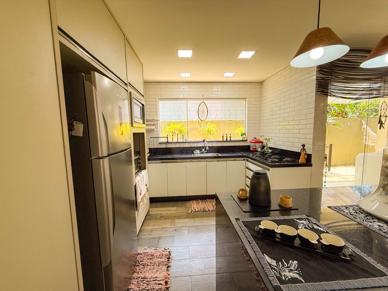 Casa moderna em condomínio na praia de Boiçucanga - VENDA  São Sebastião - 