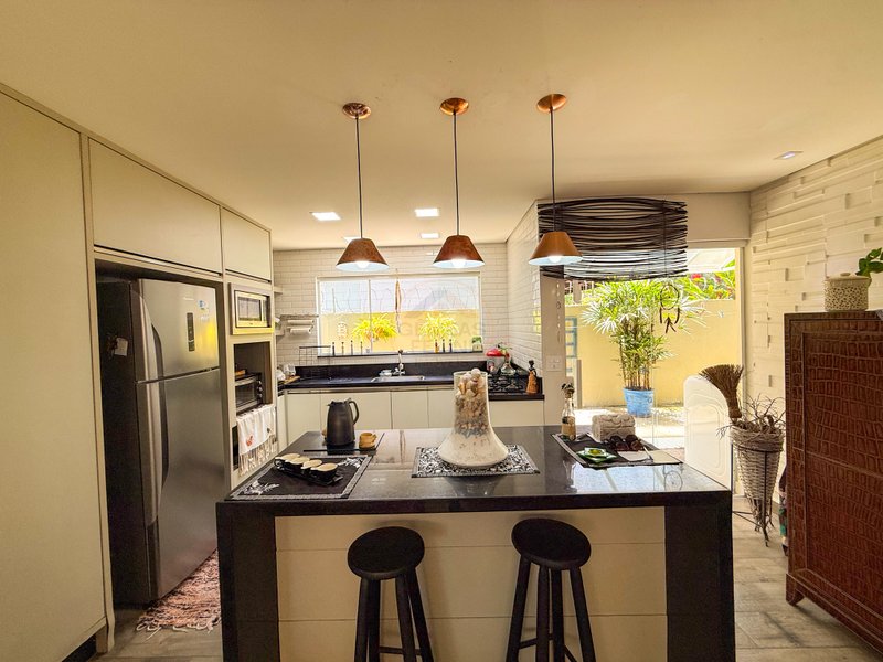 Casa moderna em condomínio na praia de Boiçucanga - VENDA  São Sebastião - 