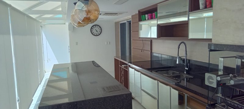 APARTAMENTO COBERTURA VISTA MAR QUARTO SALA SUÍTE PISCINA 4 GARAGENS À VENDA EM ARMAÇÃO! Rua Américo Vespúcio Salvador - 