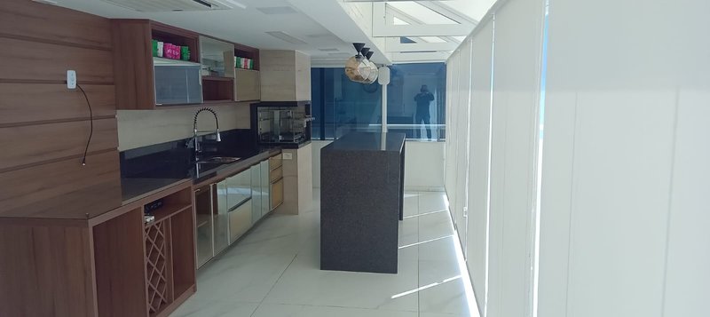 APARTAMENTO COBERTURA VISTA MAR QUARTO SALA SUÍTE PISCINA 4 GARAGENS À VENDA EM ARMAÇÃO! Rua Américo Vespúcio Salvador - 