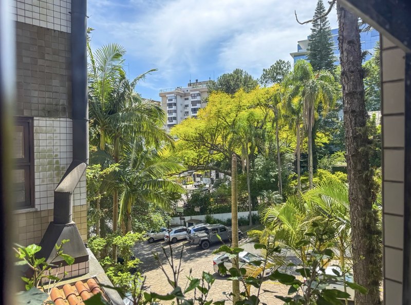 R$ 1.595.000 - &Oacute;TIMA COBERTURA DUPLEX - REFORMADA - 198M2 - 2 SU&Iacute;TES - 2 VAGAS Rua Anita Garibaldi Porto Alegre - 