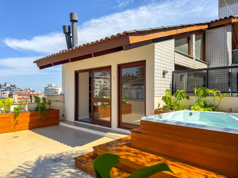 R$ 1.595.000 - &Oacute;TIMA COBERTURA DUPLEX - REFORMADA - 198M2 - 2 SU&Iacute;TES - 2 VAGAS Rua Anita Garibaldi Porto Alegre - 