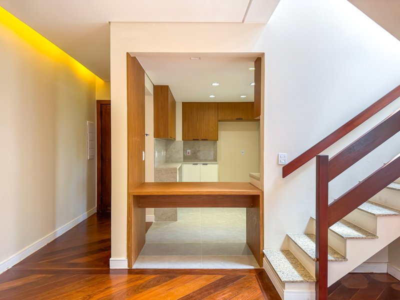 R$ 1.595.000 - &Oacute;TIMA COBERTURA DUPLEX - REFORMADA - 198M2 - 2 SU&Iacute;TES - 2 VAGAS Rua Anita Garibaldi Porto Alegre - 