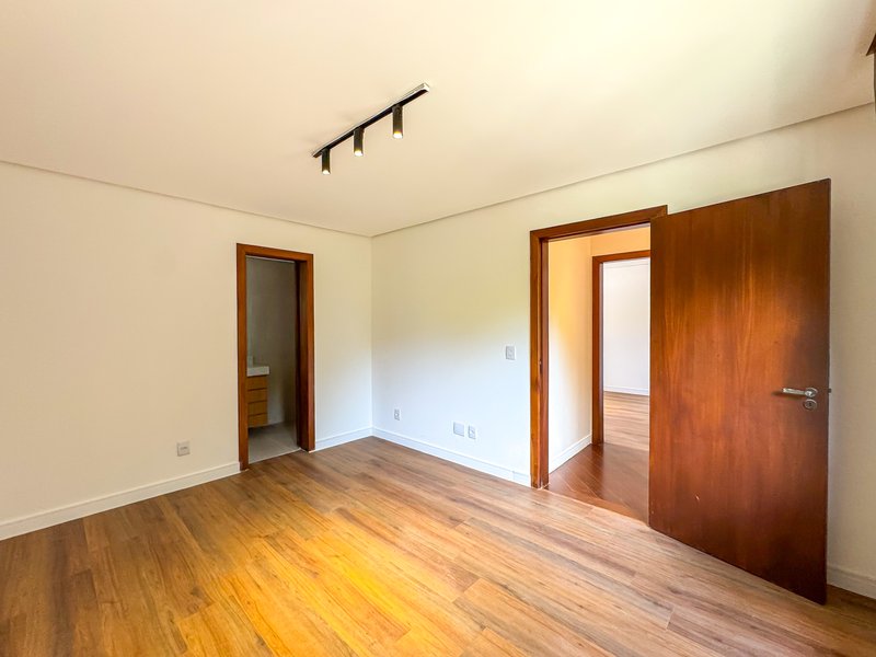 R$ 1.595.000 - &Oacute;TIMA COBERTURA DUPLEX - REFORMADA - 198M2 - 2 SU&Iacute;TES - 2 VAGAS Rua Anita Garibaldi Porto Alegre - 