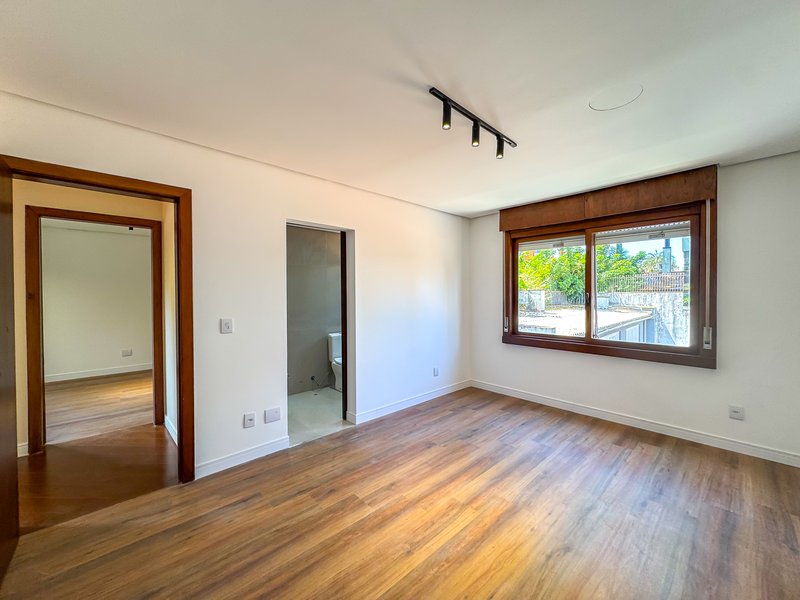 R$ 1.595.000 - &Oacute;TIMA COBERTURA DUPLEX - REFORMADA - 198M2 - 2 SU&Iacute;TES - 2 VAGAS Rua Anita Garibaldi Porto Alegre - 