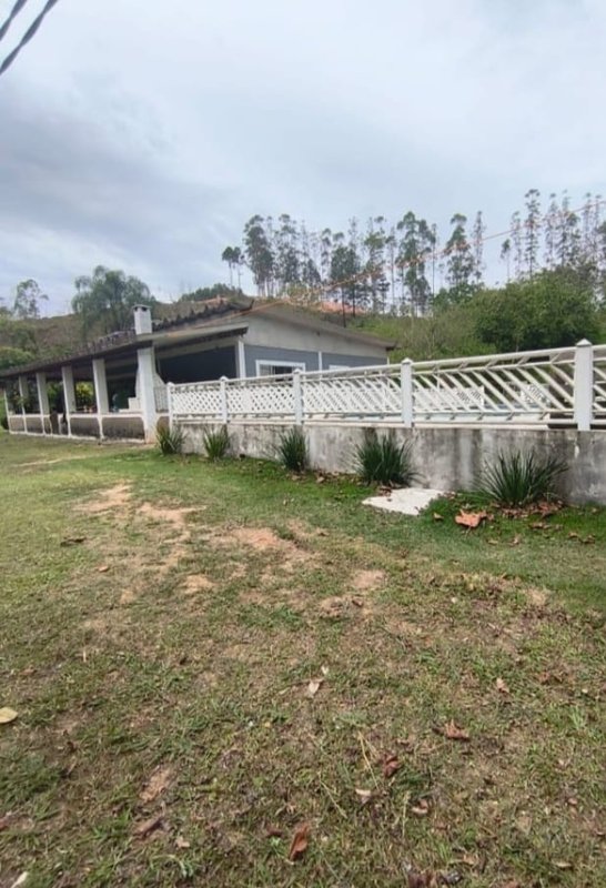Chácara com piscina no bairro da Boa Vista  Igaratá - 