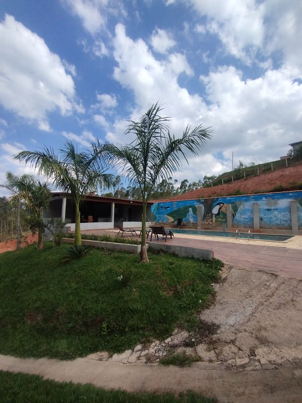 Chácara com piscina próximo à Igaratá  Igaratá - 