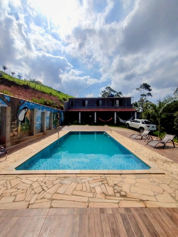 Chácara com piscina próximo à Igaratá  Igaratá - 