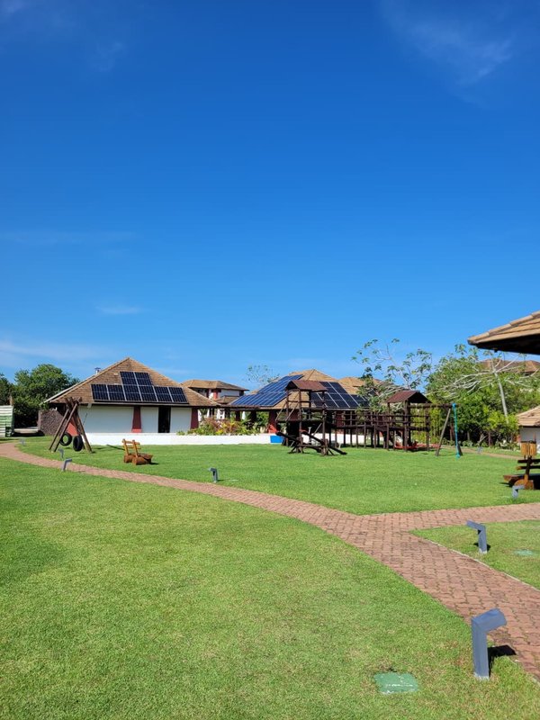 VILLAGE 3 QUARTOS VARANDA PISCINA 2 GARAGENS À VENDA NO PISCINAS NATURAIS PRAIA DO FORTE! Açu da Torre MATA DE SÃO JOÃO - 