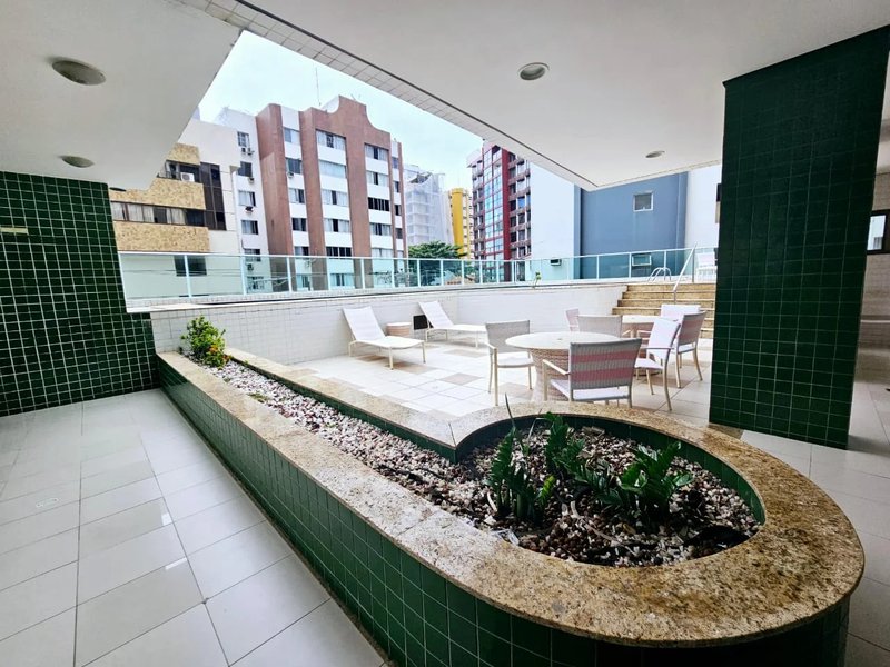 APARTAMENTO MOBILIADO VISTA MAR 2 QUARTO SUÍTE VARANDA PISCINA GARAGEM À VENDA NA BARRA! Rua Engenheiro Milton Oliveira Salvador - 