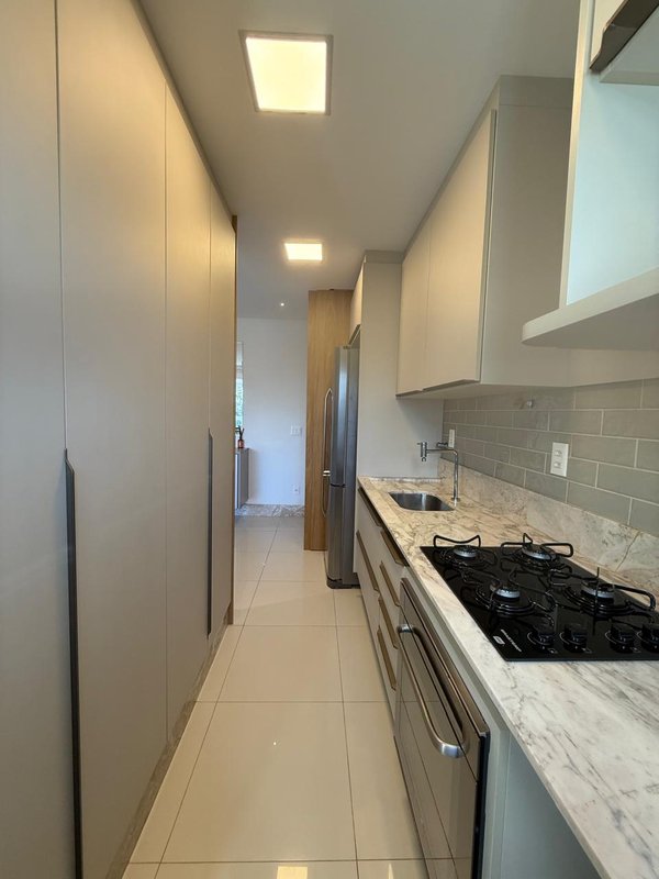 APARTAMENTO MOBILIADO VISTA MAR 2 QUARTO SUÍTE VARANDA PISCINA GARAGEM À VENDA NA BARRA! Rua Engenheiro Milton Oliveira Salvador - 