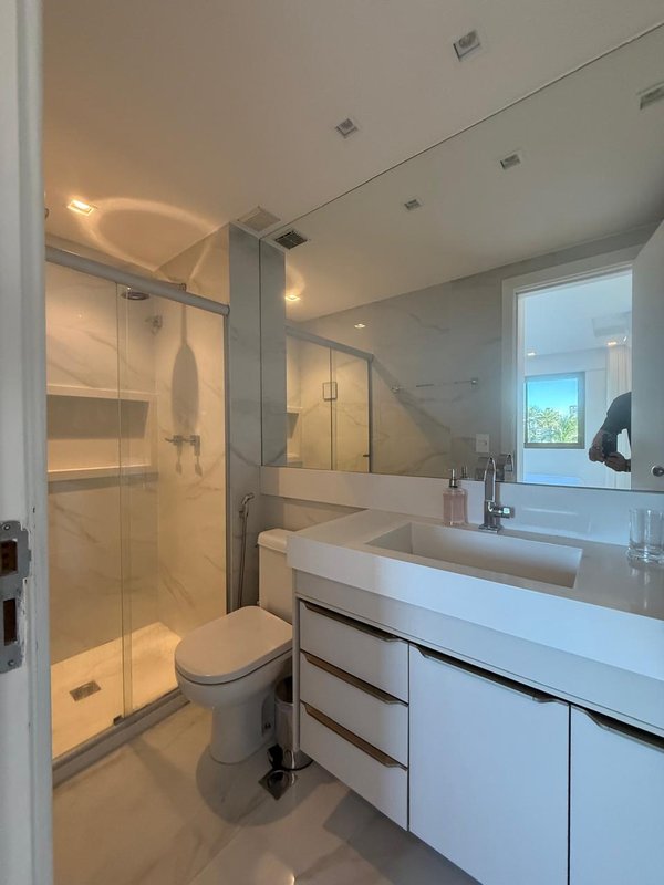 APARTAMENTO MOBILIADO VISTA MAR 2 QUARTO SUÍTE VARANDA PISCINA GARAGEM À VENDA NA BARRA! Rua Engenheiro Milton Oliveira Salvador - 