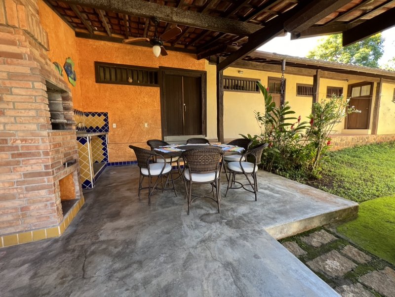 VENDE-SE CASA 4 QUARTOS - 220M2 - EXCELENTE OPORTUNIDADE DE TER SUA CASA EM ILHABELA!! Rua Projetada  Ilhabela - 