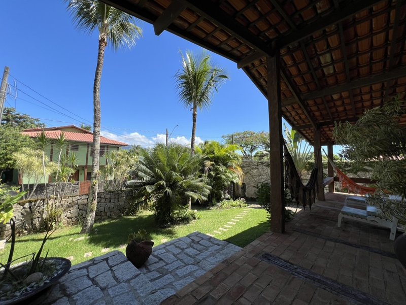 VENDE-SE CASA 4 QUARTOS - 220M2 - EXCELENTE OPORTUNIDADE DE TER SUA CASA EM ILHABELA!! Rua Projetada  Ilhabela - 