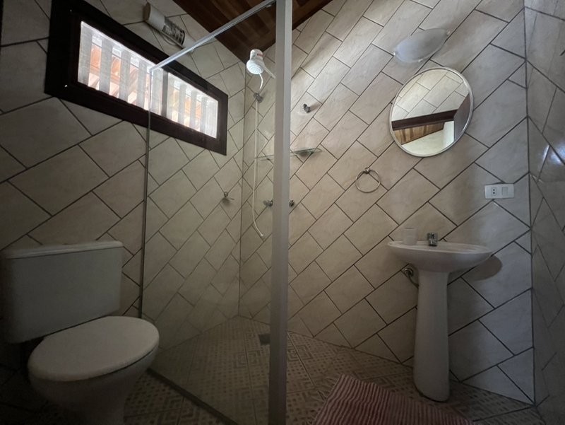 VENDE-SE CASA 4 QUARTOS - 220M2 - EXCELENTE OPORTUNIDADE DE TER SUA CASA EM ILHABELA!! Rua Projetada  Ilhabela - 