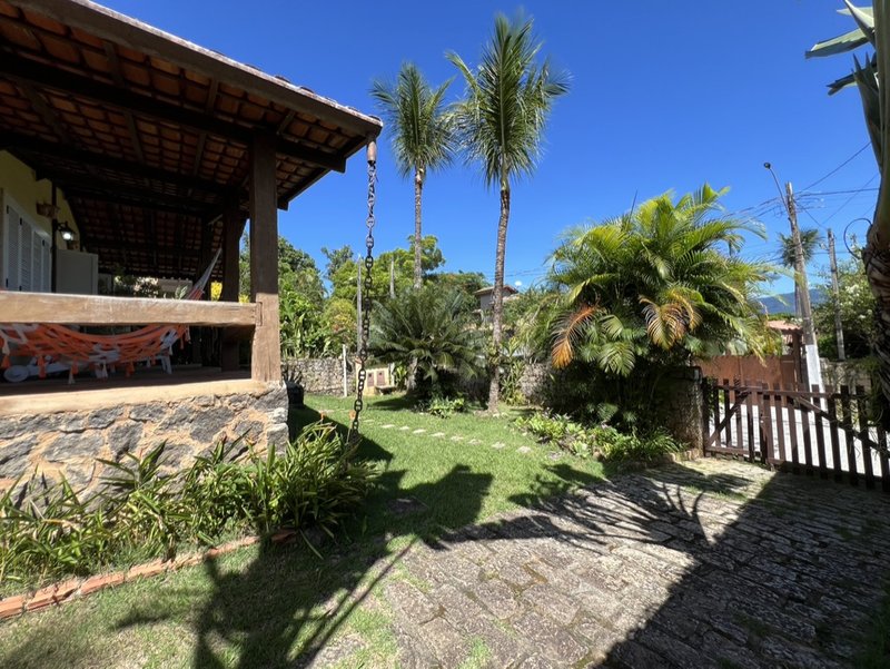 VENDE-SE CASA 4 QUARTOS - 220M2 - EXCELENTE OPORTUNIDADE DE TER SUA CASA EM ILHABELA!! Rua Projetada  Ilhabela - 