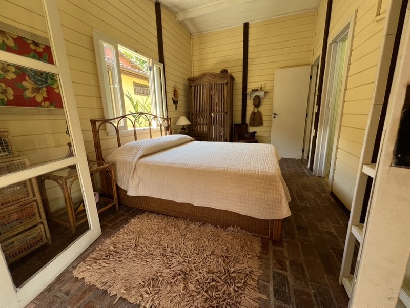 VENDE-SE CASA 4 QUARTOS - 220M2 - EXCELENTE OPORTUNIDADE DE TER SUA CASA EM ILHABELA!! Rua Projetada  Ilhabela - 