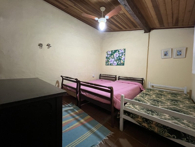 VENDE-SE CASA 4 QUARTOS - 220M2 - EXCELENTE OPORTUNIDADE DE TER SUA CASA EM ILHABELA!! Rua Projetada  Ilhabela - 